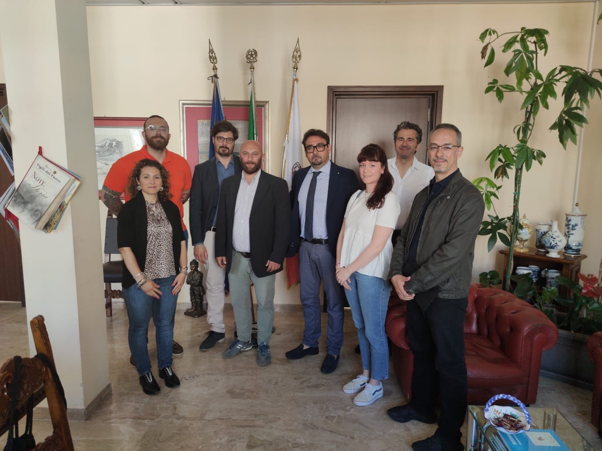 MIC-HUB team with Easy Help, the Mayor of Teramo and the Councillor for Mobility